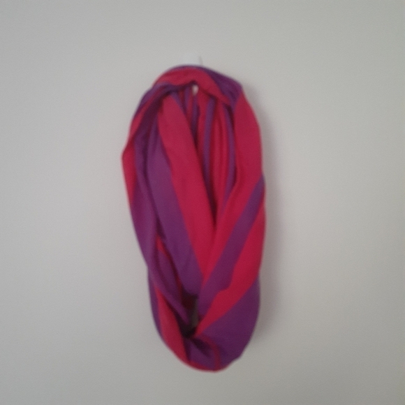 Gap Infinity Scarf Very Lightweight - Picture 2 of 6